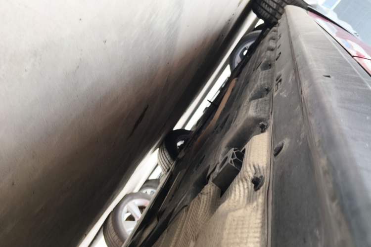 Used Alfa Romeo Stelvio 2017 2.0T 200HP Elite Edition Left Side Sill