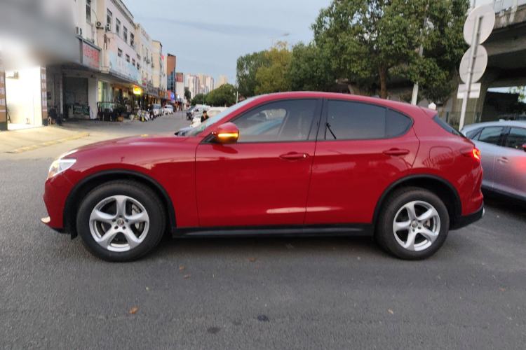 Used Alfa Romeo Stelvio 2017 2.0T 200HP Elite Edition Left Side