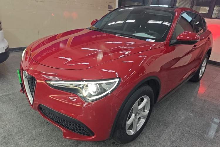 Alfa Romeo Stelvio 2017