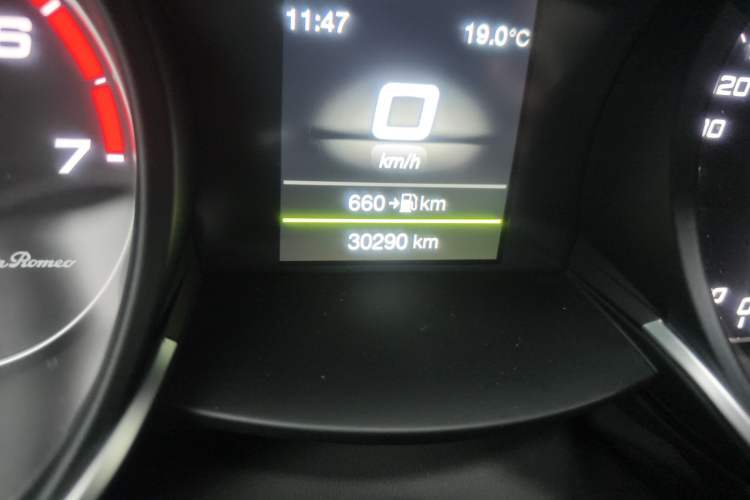 Used Alfa Romeo Stelvio 2017 2.0T 200HP Elite Edition Odometer Close Up