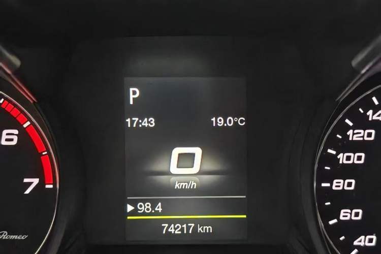 Used Alfa Romeo Stelvio 2017 2.0T 200HP Elite Edition Odometer Close Up