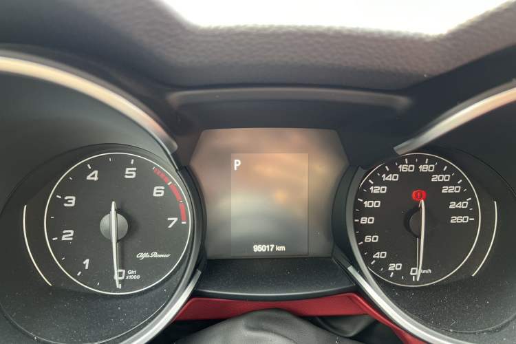 Used Alfa Romeo Stelvio 2017 2.0T 200HP Elite Edition Odometer Close Up
