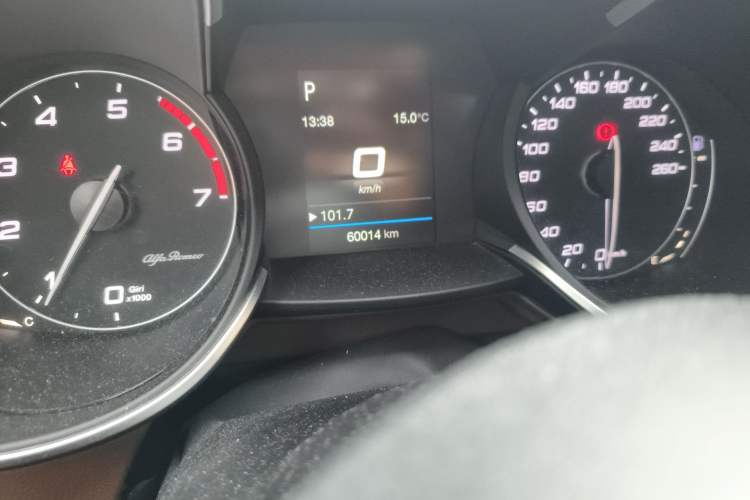 Used Alfa Romeo Stelvio 2017 2.0T 200HP Elite Edition Odometer Close Up