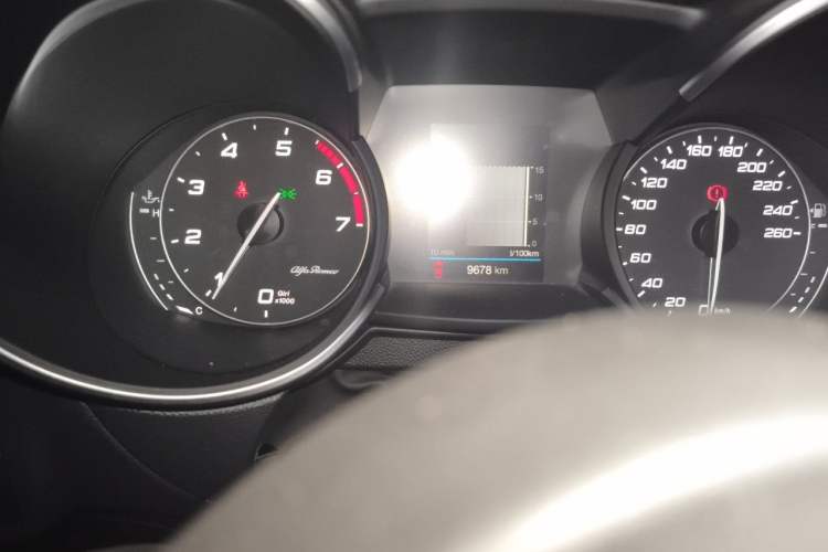 Used Alfa Romeo Stelvio 2017 2.0T 200HP Elite Edition Odometer Close Up