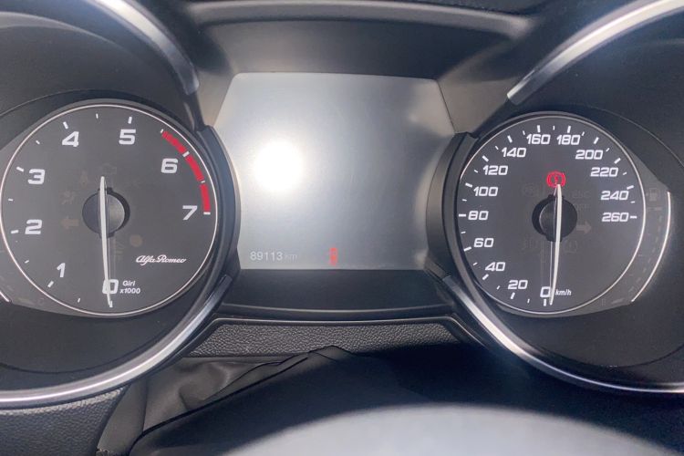 Used Alfa Romeo Stelvio 2017 2.0T 280HP Luxury Edition Odometer Close Up
