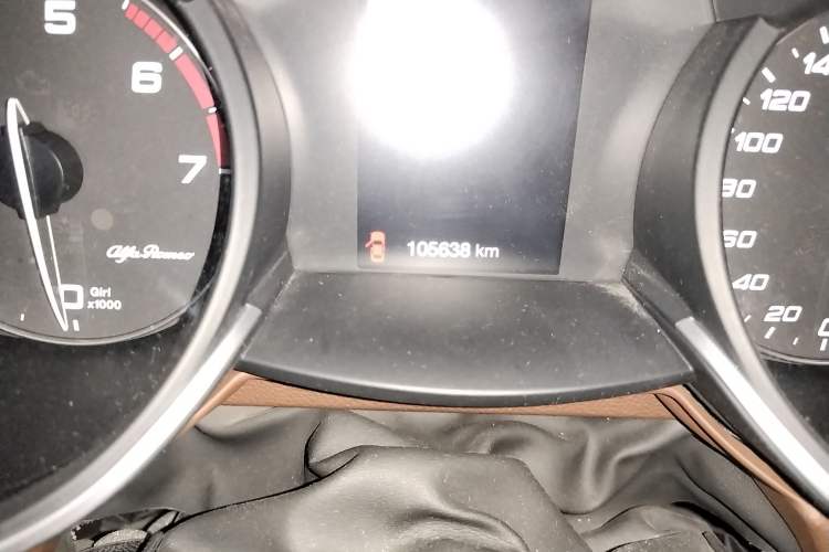 Used Alfa Romeo Stelvio 2017 2.0T 200HP Elite Edition Odometer Close Up