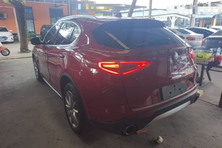 Used Alfa Romeo Stelvio 2017 2.0T 200HP Luxury Edition Rear Left 45 Deg