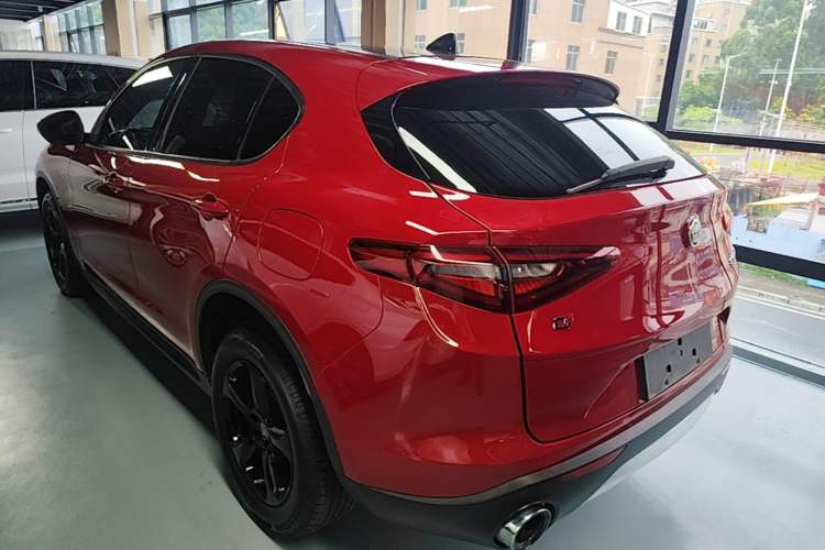 Used Alfa Romeo Stelvio 2017 2.0T 200HP Elite Edition Rear Left 45 Deg