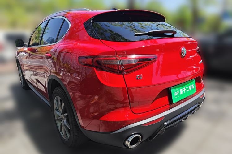Used Alfa Romeo Stelvio 2017 2.0T 200HP Luxury Edition Rear Left 45 Deg
