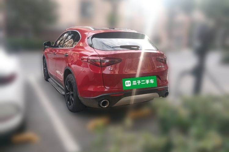 Used Alfa Romeo Stelvio 2017 2.0T 200HP Luxury Edition Rear Left 45 Deg