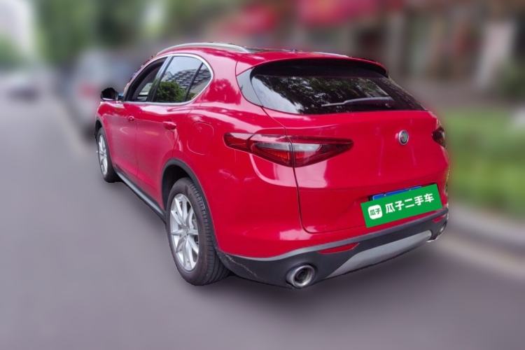 Used Alfa Romeo Stelvio 2017 2.0T 200HP Luxury Edition Rear Left 45 Deg