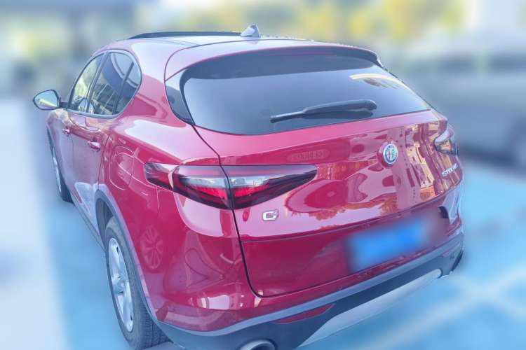 Used Alfa Romeo Stelvio 2017 2.0T 200HP Elite Edition Rear Left 45 Deg
