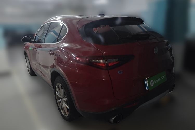 Used Alfa Romeo Stelvio 2017 2.0T 200HP Luxury Edition Rear Left 45 Deg
