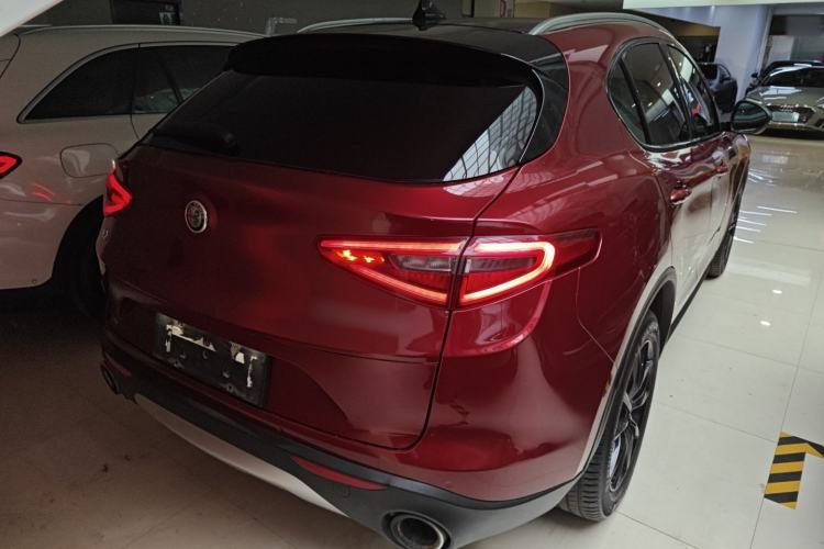 Used Alfa Romeo Stelvio 2017 2.0T 280HP Luxury Edition Rear Right 45 Deg
