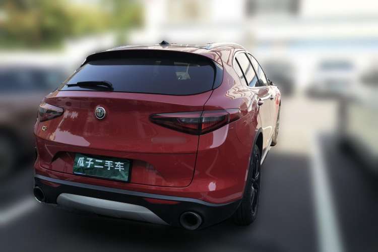Used Alfa Romeo Stelvio 2017 2.0T 280HP Luxury Edition Rear Right 45 Deg