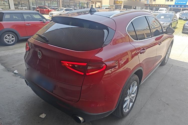Used Alfa Romeo Stelvio 2017 2.0T 200HP Luxury Edition Rear Right 45 Deg
