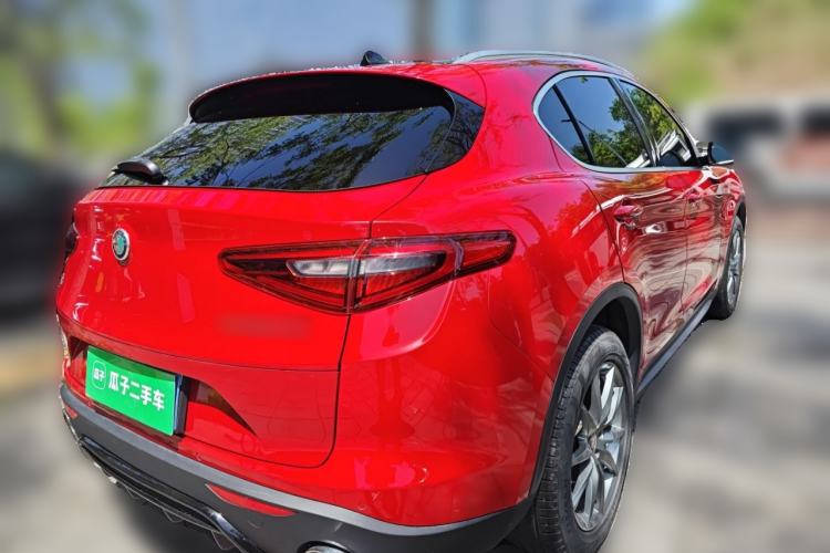 Used Alfa Romeo Stelvio 2017 2.0T 200HP Luxury Edition Rear Right 45 Deg