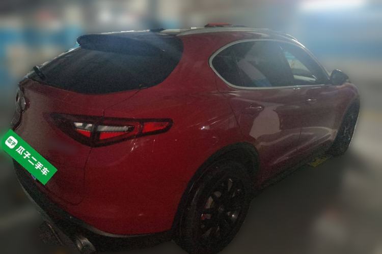 Used Alfa Romeo Stelvio 2017 2.0T 200HP Luxury Edition Rear Right 45 Deg