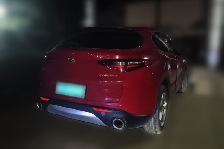 Used Alfa Romeo Stelvio 2017 2.0T 200HP Elite Edition Rear Right 45 Deg