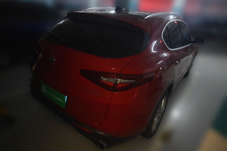 Used Alfa Romeo Stelvio 2017 2.0T 200HP Luxury Edition Rear Right 45 Deg