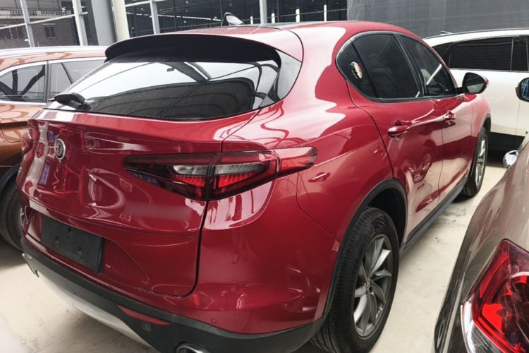 Used Alfa Romeo Stelvio 2017 2.0T 200HP Elite Edition Rear Right 45 Deg