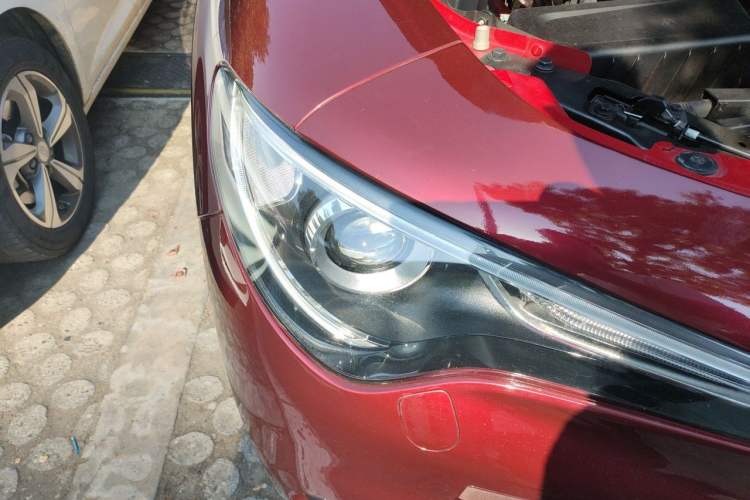Used Alfa Romeo Stelvio 2017 2.0T 280HP Luxury Edition Right Front Headlight