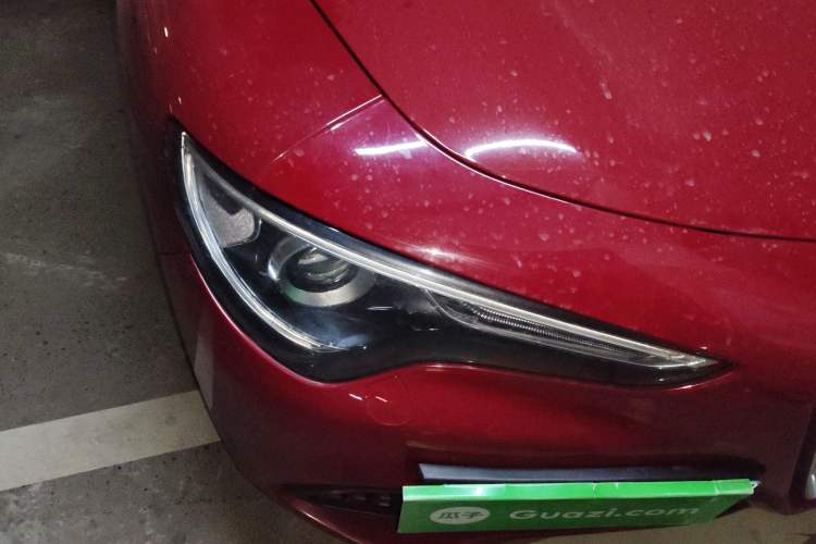 Used Alfa Romeo Stelvio 2017 2.0T 200HP Elite Edition Right Front Headlight