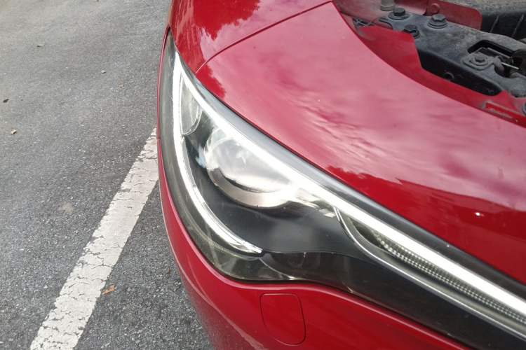 Used Alfa Romeo Stelvio 2017 2.0T 200HP Luxury Edition Right Front Headlight