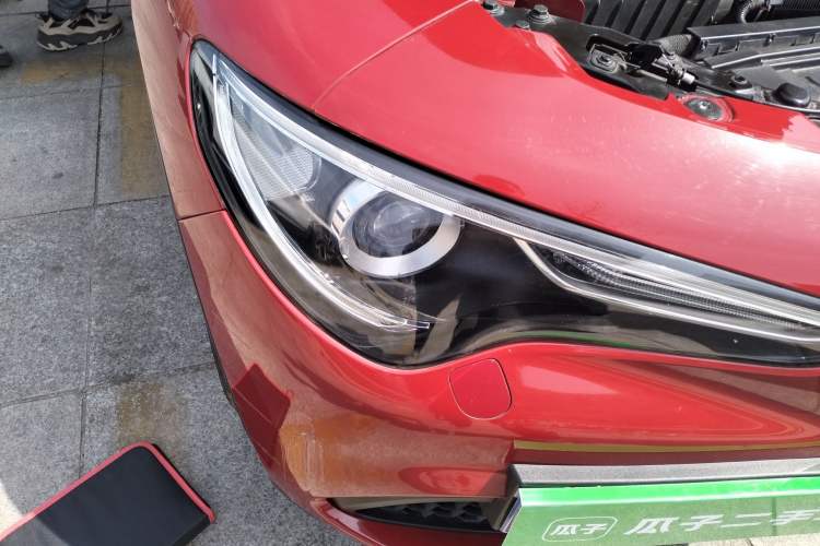 Used Alfa Romeo Stelvio 2017 2.0T 200HP Luxury Edition Right Front Headlight
