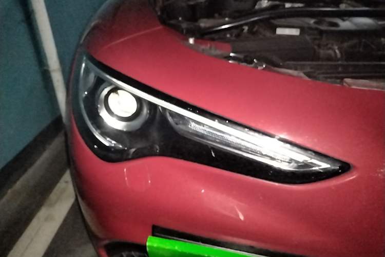 Used Alfa Romeo Stelvio 2017 2.0T 200HP Elite Edition Right Front Headlight