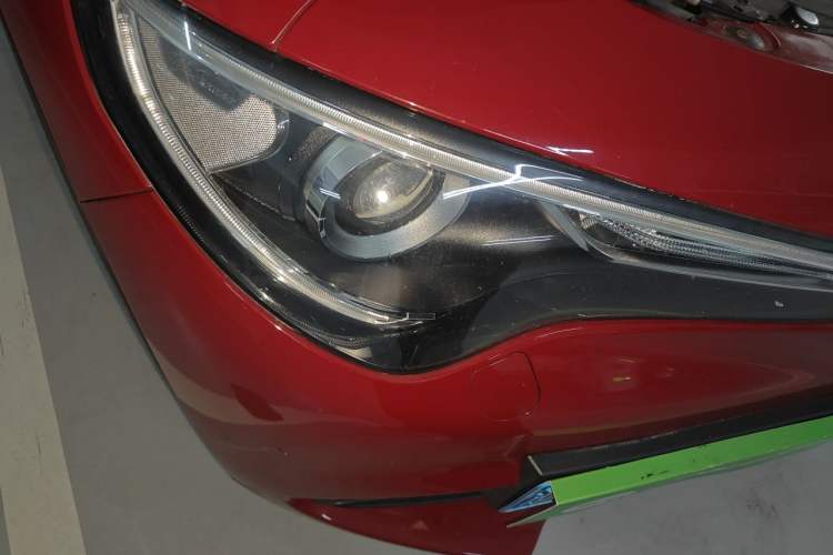 Used Alfa Romeo Stelvio 2017 2.0T 200HP Luxury Edition Right Front Headlight