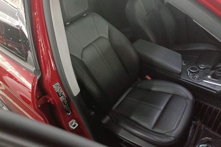 Used Alfa Romeo Stelvio 2017 2.0T 200HP Elite Edition Right Front Seat