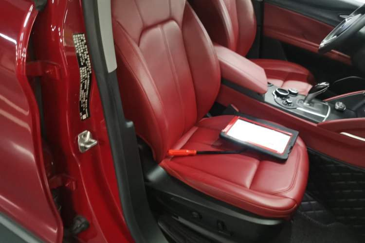 Used Alfa Romeo Stelvio 2017 2.0T 200HP Elite Edition Right Front Seat