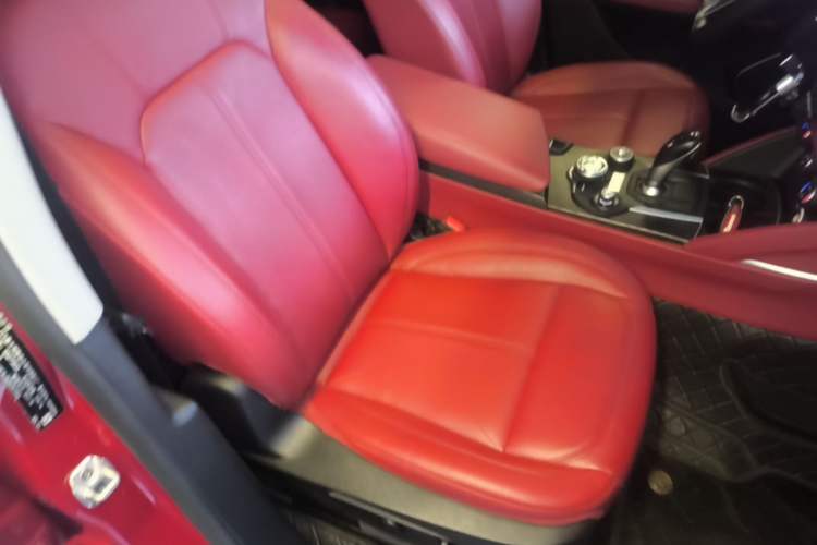 Used Alfa Romeo Stelvio 2017 2.0T 200HP Elite Edition Right Front Seat