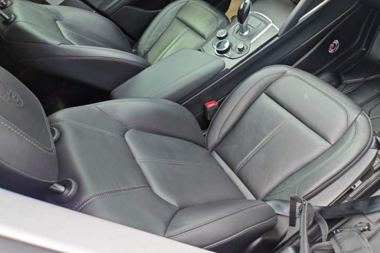 Used Alfa Romeo Stelvio 2017 2.0T 200HP Elite Edition Right Front Seat