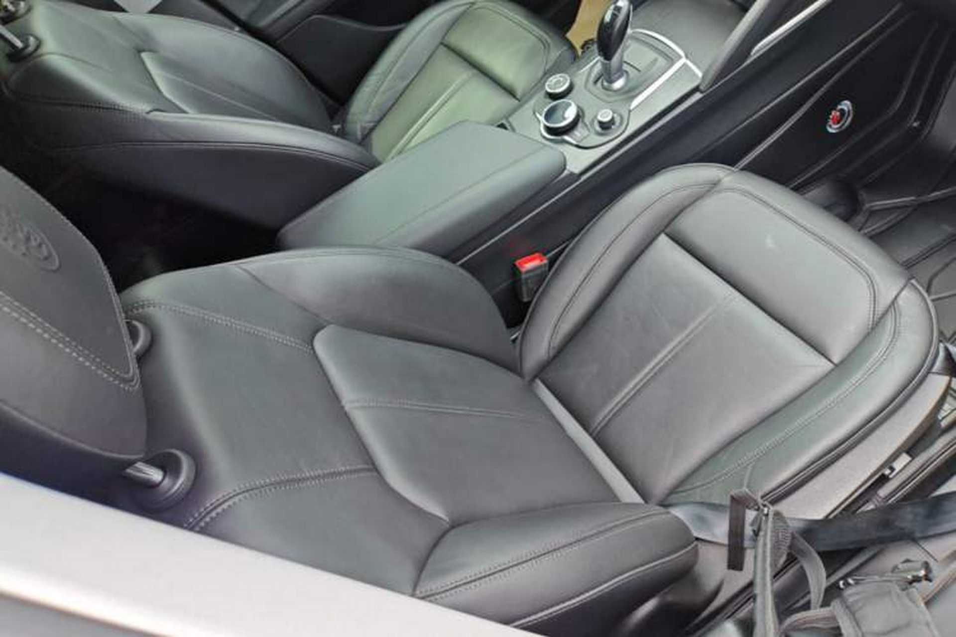 Used Alfa Romeo Stelvio 2017 2.0T 200HP Elite Edition Right Front Seat