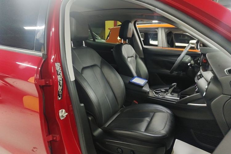 Used Alfa Romeo Stelvio 2017 2.0T 200HP Elite Edition Right Front Seat