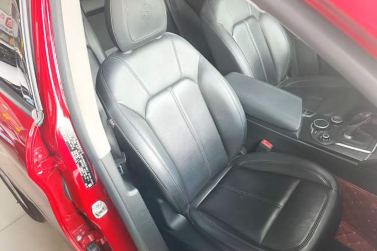 Used Alfa Romeo Stelvio 2017 2.0T 200HP Elite Edition Right Front Seat