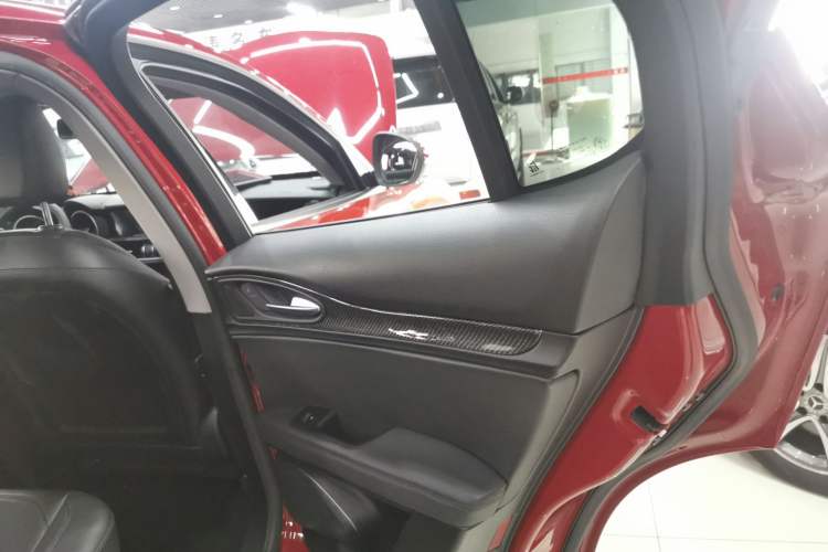 Used Alfa Romeo Stelvio 2017 2.0T 200HP Elite Edition Right Rear Door Interior