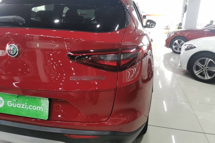 Used Alfa Romeo Stelvio 2017 2.0T 200HP Elite Edition Right Rear Taillight