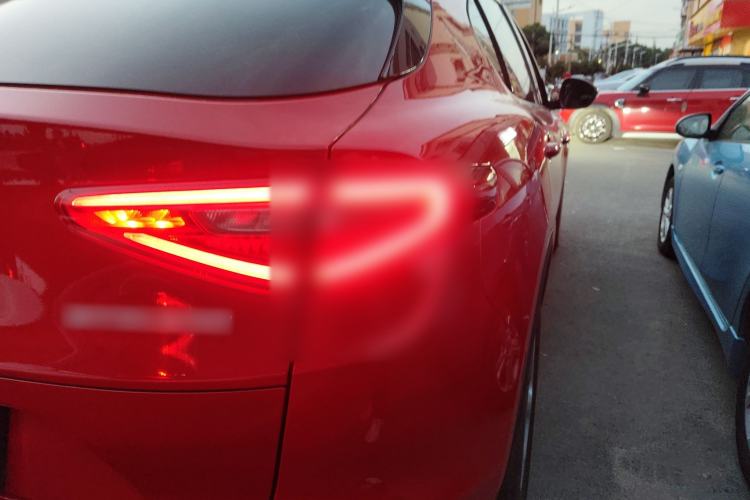 Used Alfa Romeo Stelvio 2017 2.0T 200HP Elite Edition Right Rear Taillight