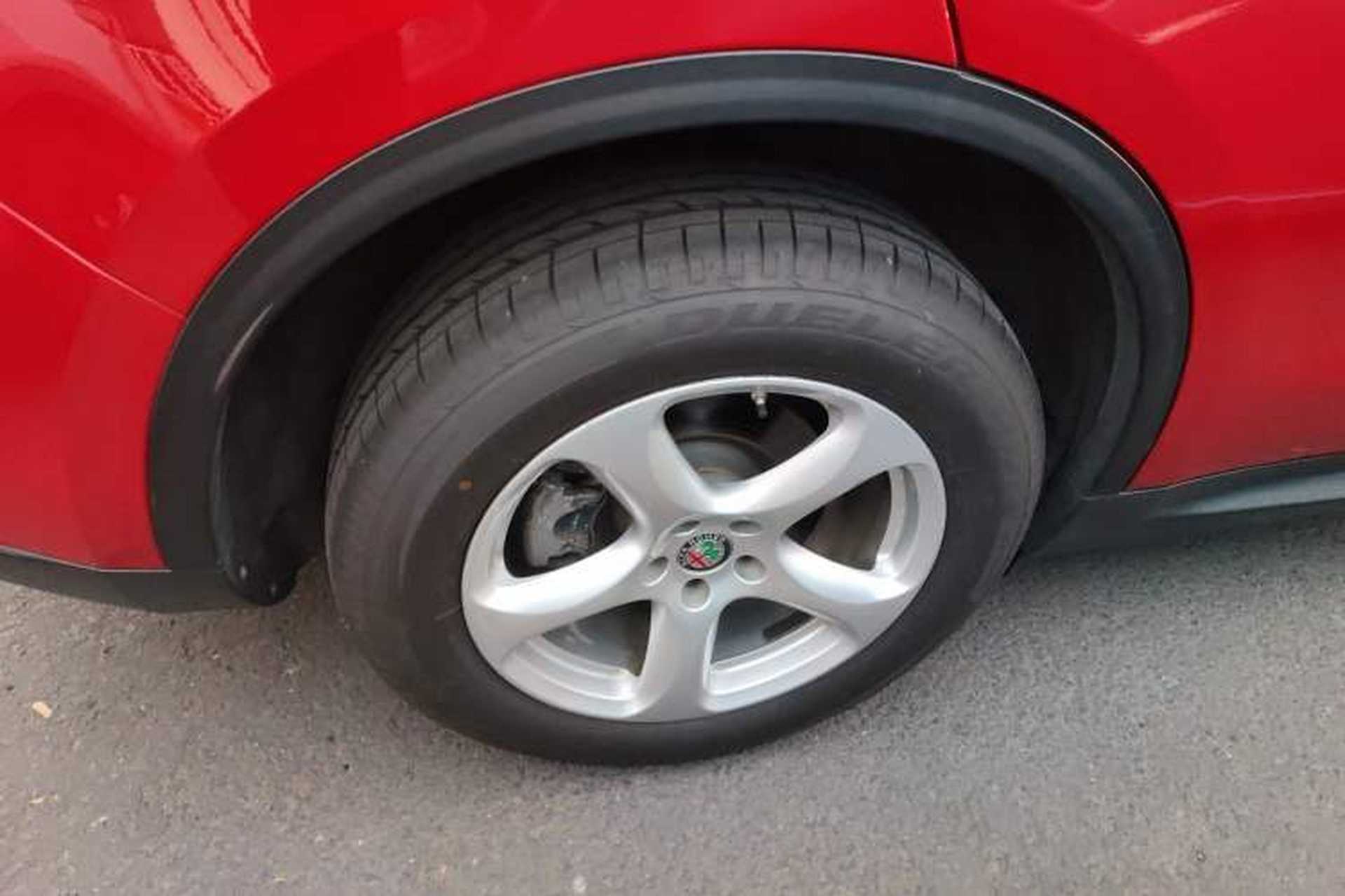 Used Alfa Romeo Stelvio 2017 2.0T 200HP Elite Edition Right Rear Wheel Hub