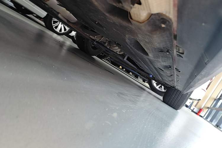 Used Alfa Romeo Stelvio 2017 2.0T 200HP Elite Edition Right Side Sill