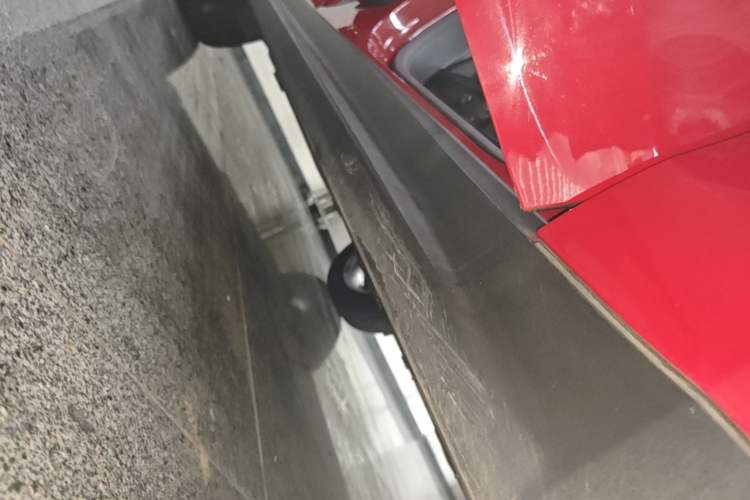 Used Alfa Romeo Stelvio 2017 2.0T 200HP Elite Edition Right Side Sill
