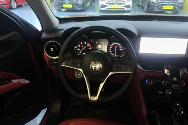 Used Alfa Romeo Stelvio 2017 2.0T 200HP Elite Edition Steering Wheel