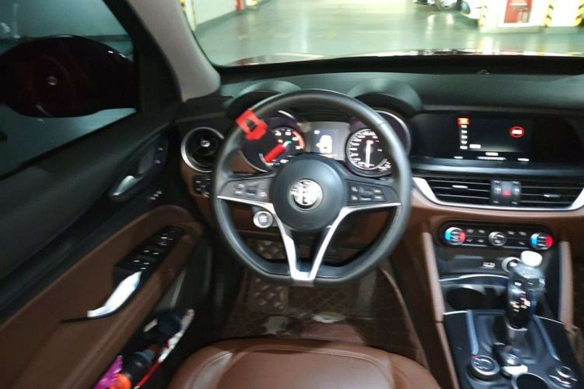 Used Alfa Romeo Stelvio 2017 2.0T 200HP Elite Edition Steering Wheel