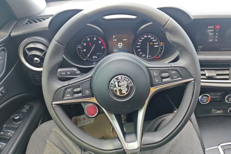 Used Alfa Romeo Stelvio 2017 2.0T 200HP Elite Edition Steering Wheel
