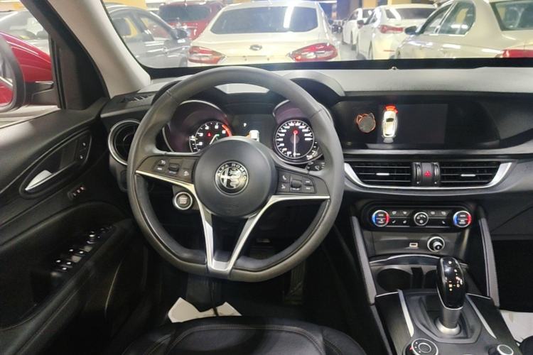 Used Alfa Romeo Stelvio 2017 2.0T 200HP Elite Edition Steering Wheel