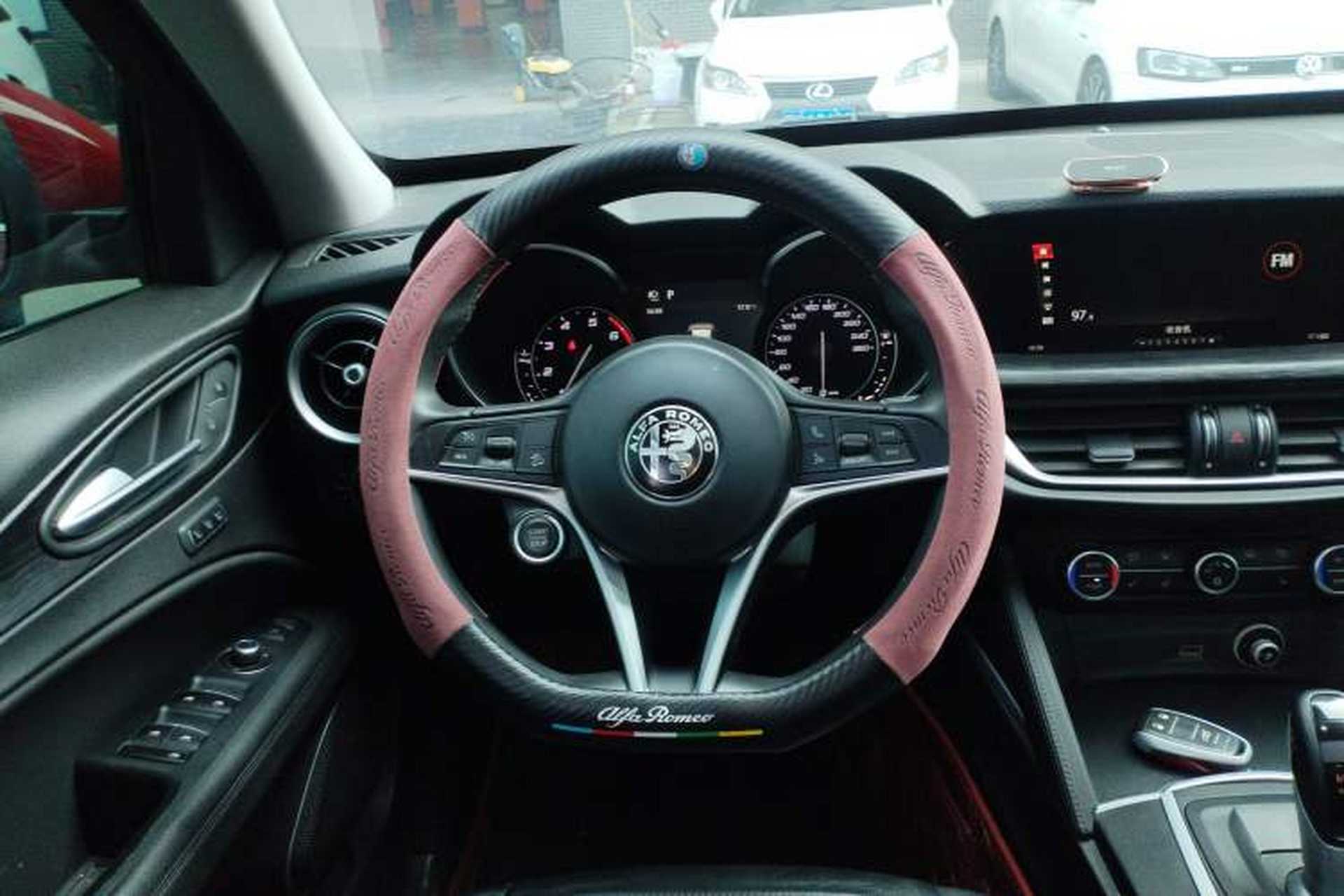 Used Alfa Romeo Stelvio 2017 2.0T 200HP Luxury Edition Steering Wheel