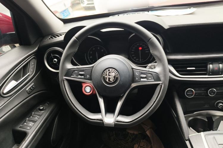 Used Alfa Romeo Stelvio 2017 2.0T 200HP Elite Edition Steering Wheel